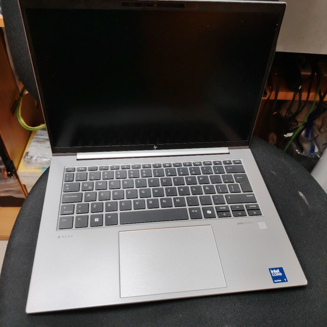 LAPTOP HP ZBOOK FIREFLY 14 G11 (2024) 512 GB SSD 16 GB RAM (SEMINUEVO)