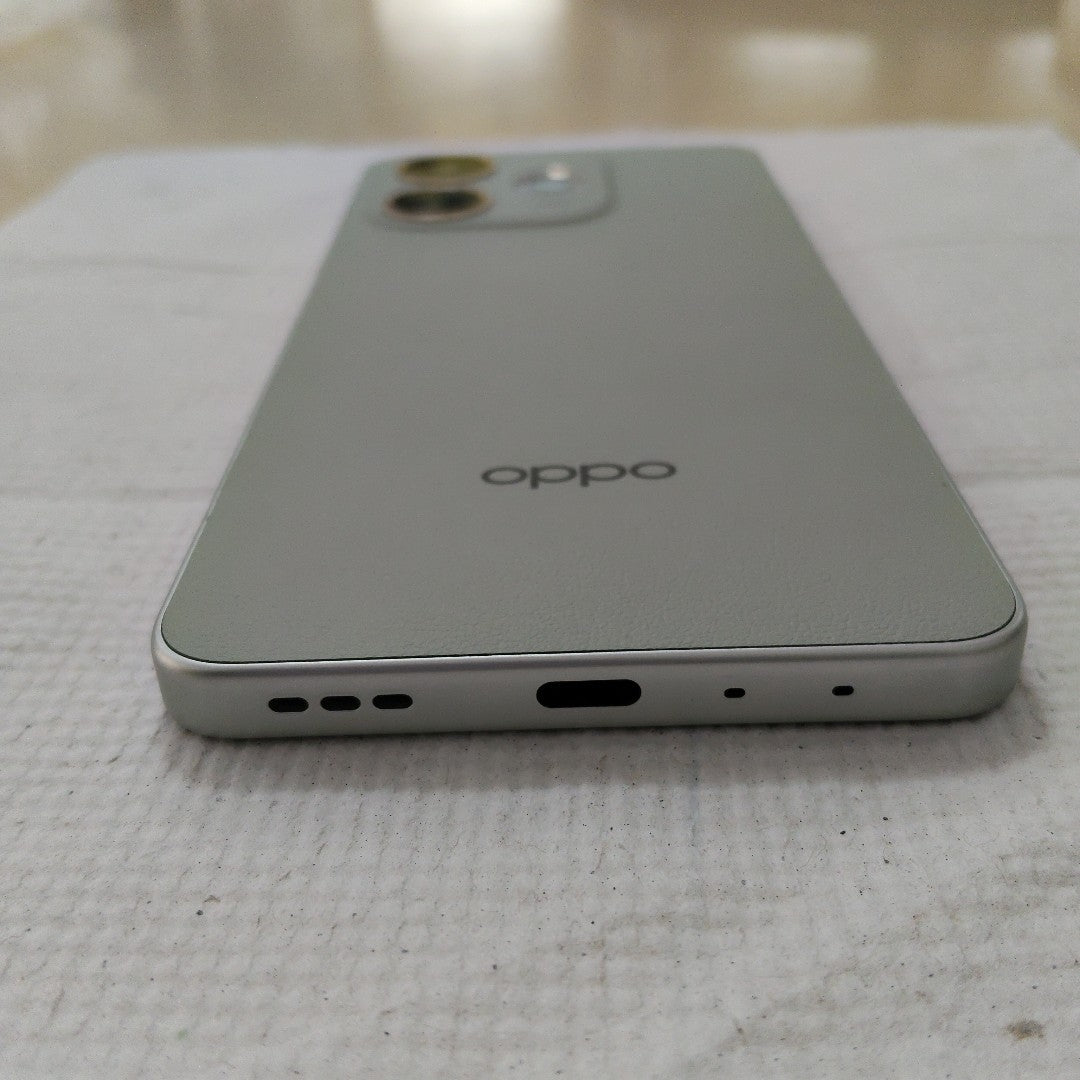 CELULAR OPPO A5 PRO CPH2711 (2025) 256 GB 8 GB RAM (SEMINUEVO)