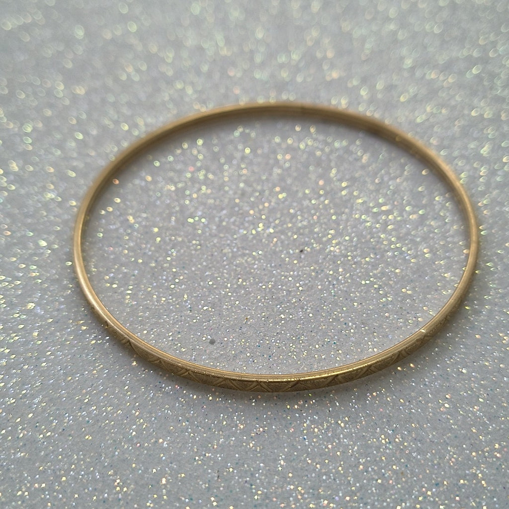 PULSERA RIGIDA ORO 10 K 4.4 GRMS (SEMINUEVO)