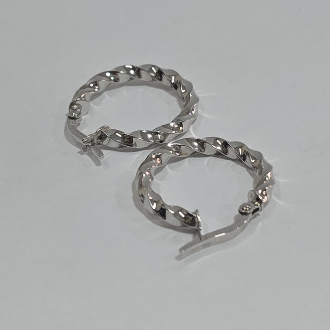 ARRACADAS PAR ORO BLANCO 14 K 1,60 GRMS (SEMINUEVO)
