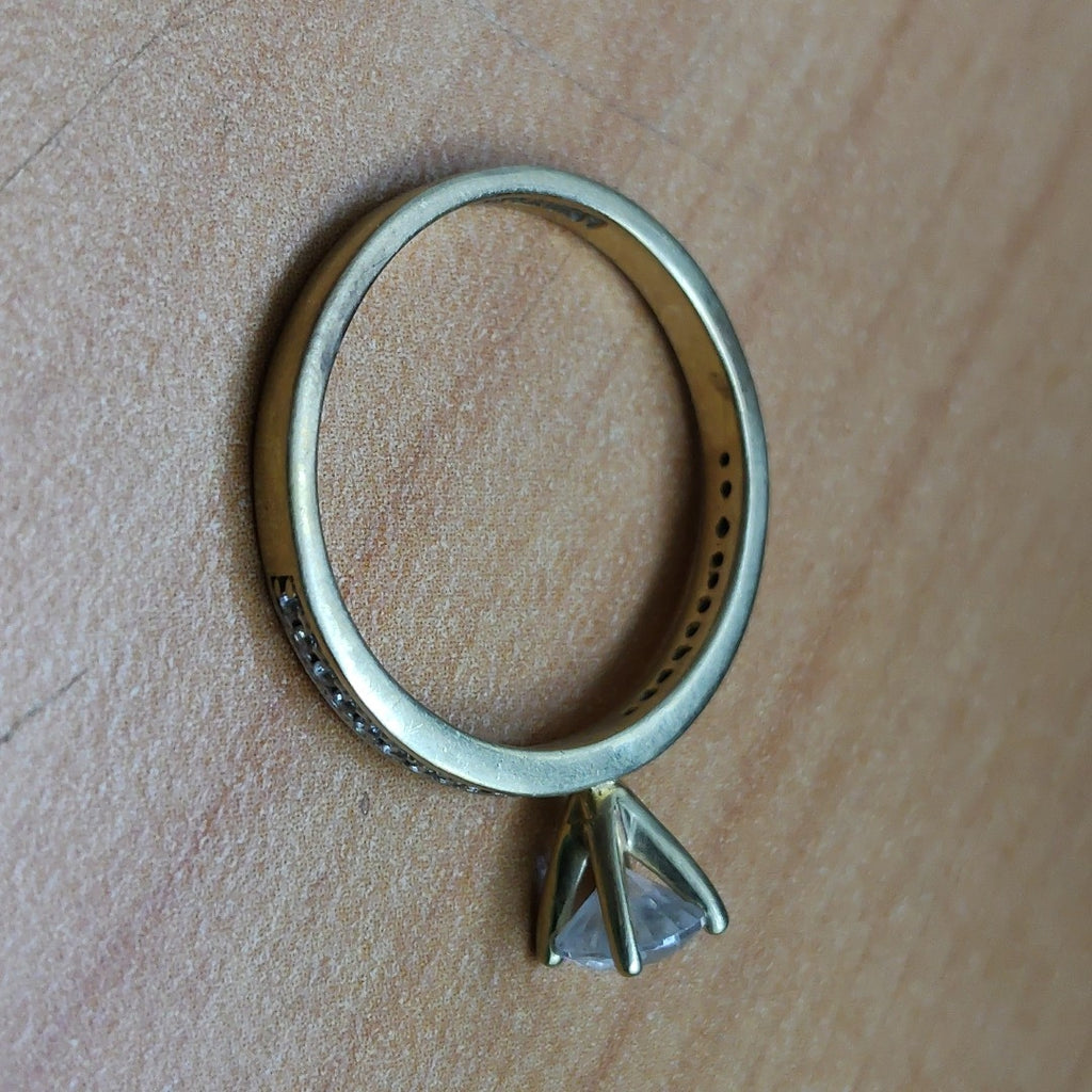 SOLITARIO ORO 14 K 2.8 GRMS (SEMINUEVO)