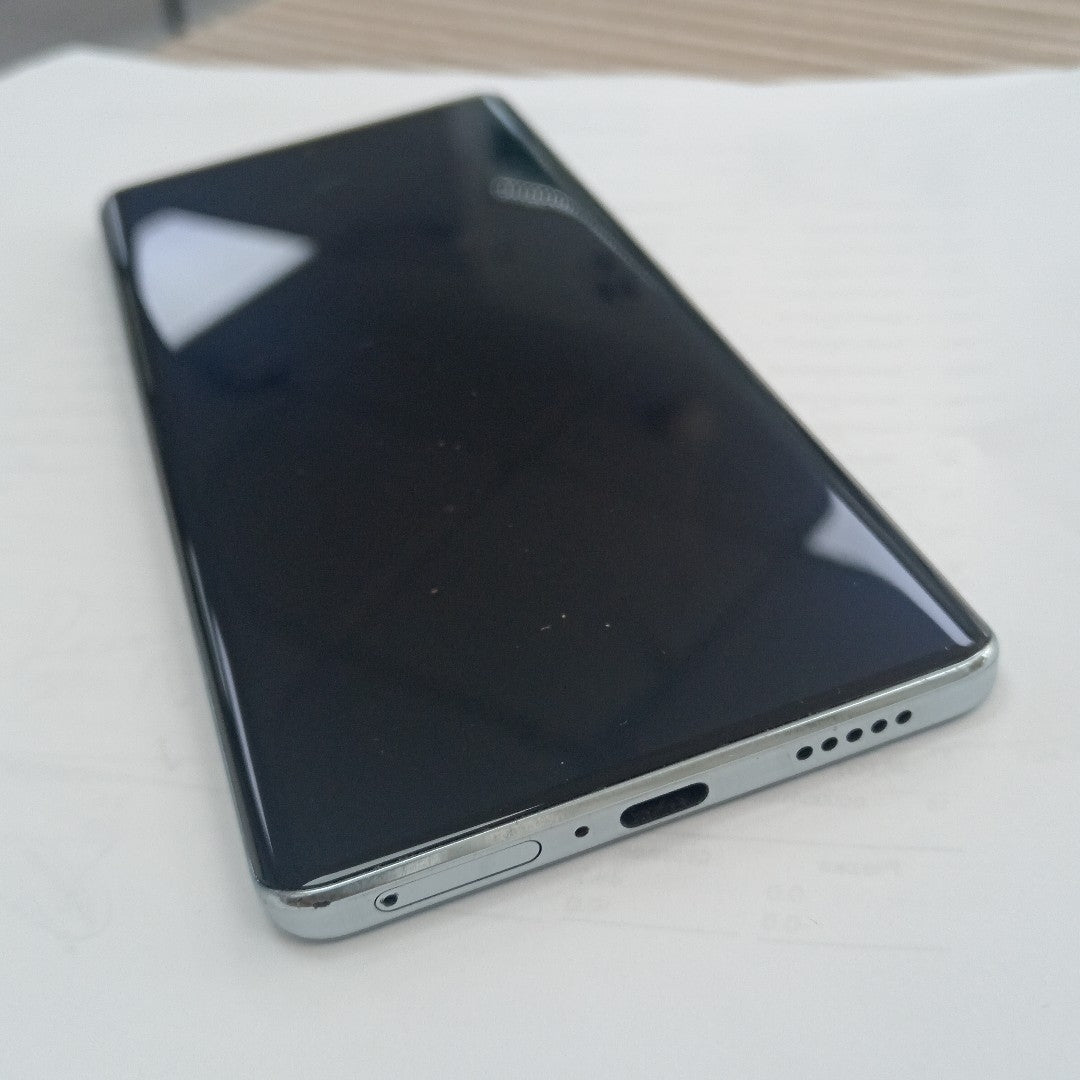 CELULAR VIVO V30 V2318 (2024) 512 GB 12 GB RAM (SEMINUEVO)