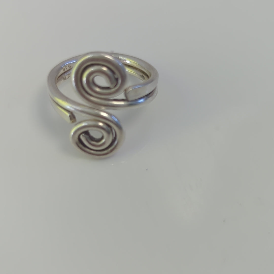 ANILLO, DIJE PLATA 8.8 GRMS (SEMINUEVO)