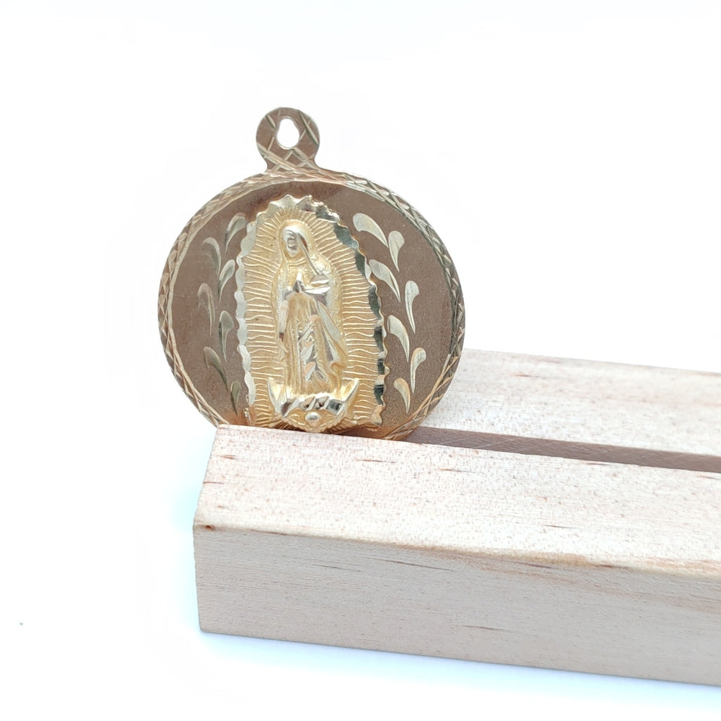 MEDALLA RELIGIOSA ORO 10 K 4.5 GRMS (SEMINUEVO)