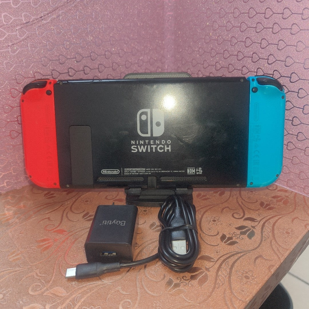 CONSOLA DE VIDEOJUEGO NINTENDO SWITCH 32 GB (SEMINUEVO)