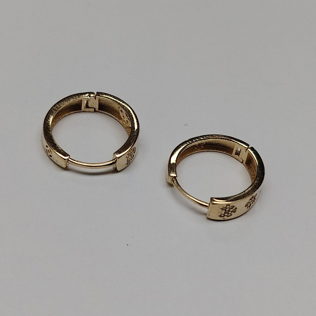 ARETES TEJIDO HUGGIES CON CIRCONIAS 14K 3 GR (NUEVO)