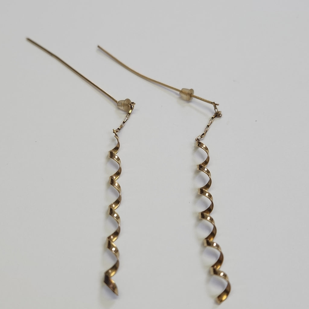 ARETES PAR ORO 14 K 1.8 GRMS (SEMINUEVO)