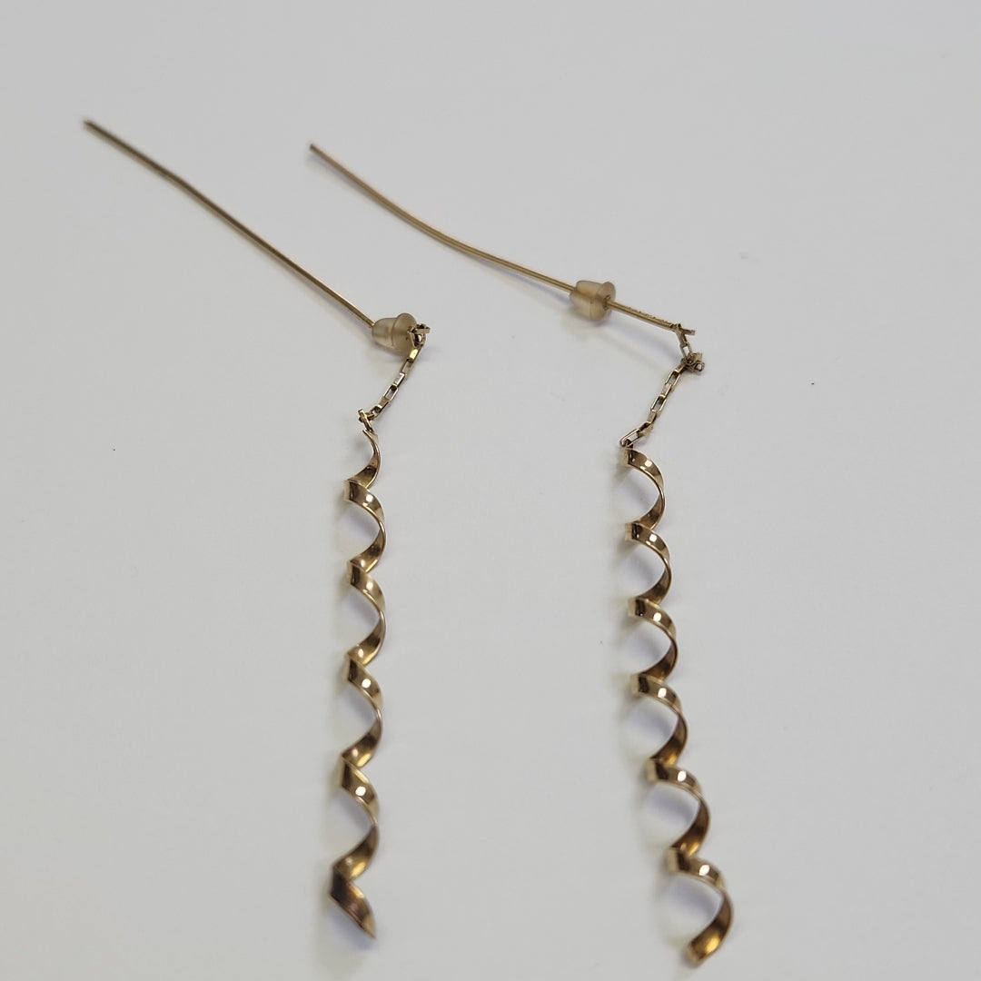 ARETES PAR ORO 14 K 1.8 GRMS (SEMINUEVO)