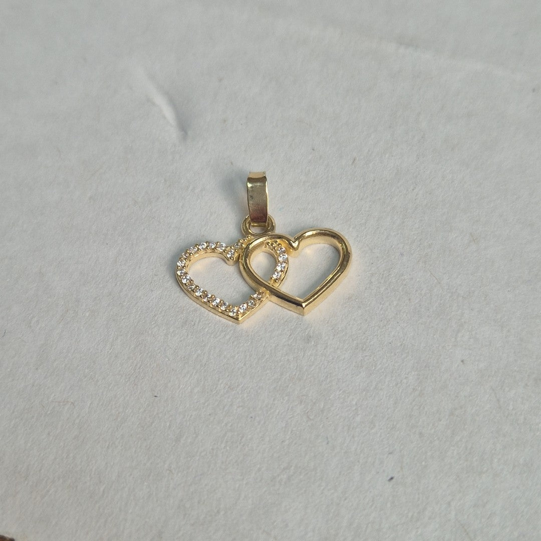 DIJE TEJIDO DOS CORAZONES CON CIRCONIAS 14K 1.5 GR (NUEVO)