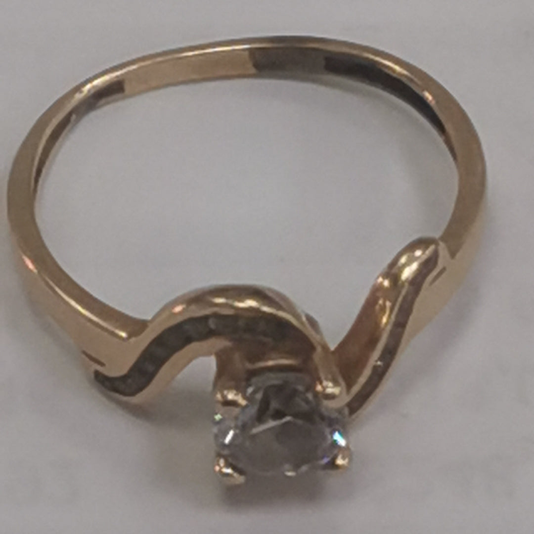 SOLITARIO ORO 14 K 2.2 GRMS (SEMINUEVO)