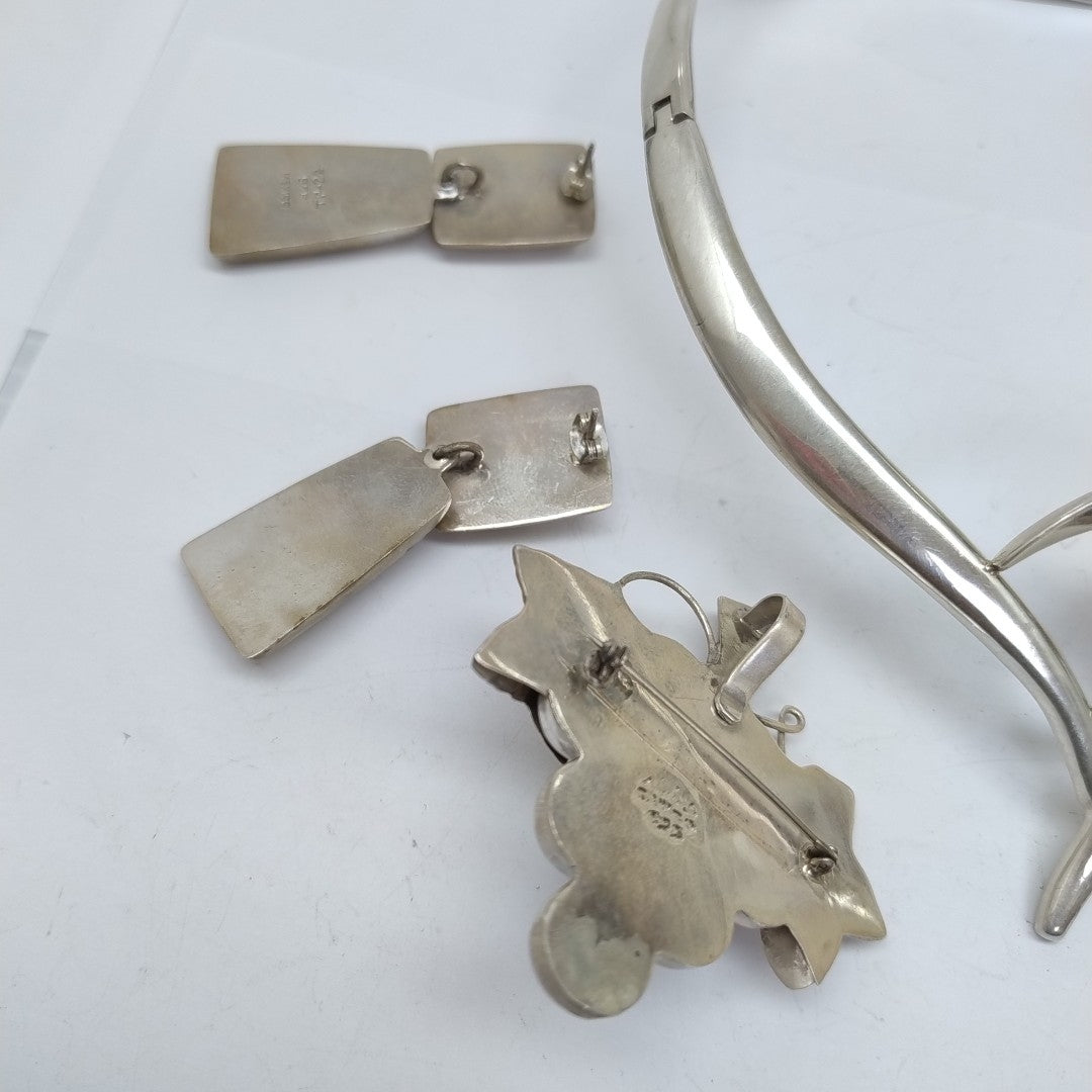 ARETES PAR, GARGANTILLA, LLAVERO, PRENDEDOR PLATA 204.3 GRMS (SEMINUEVO)