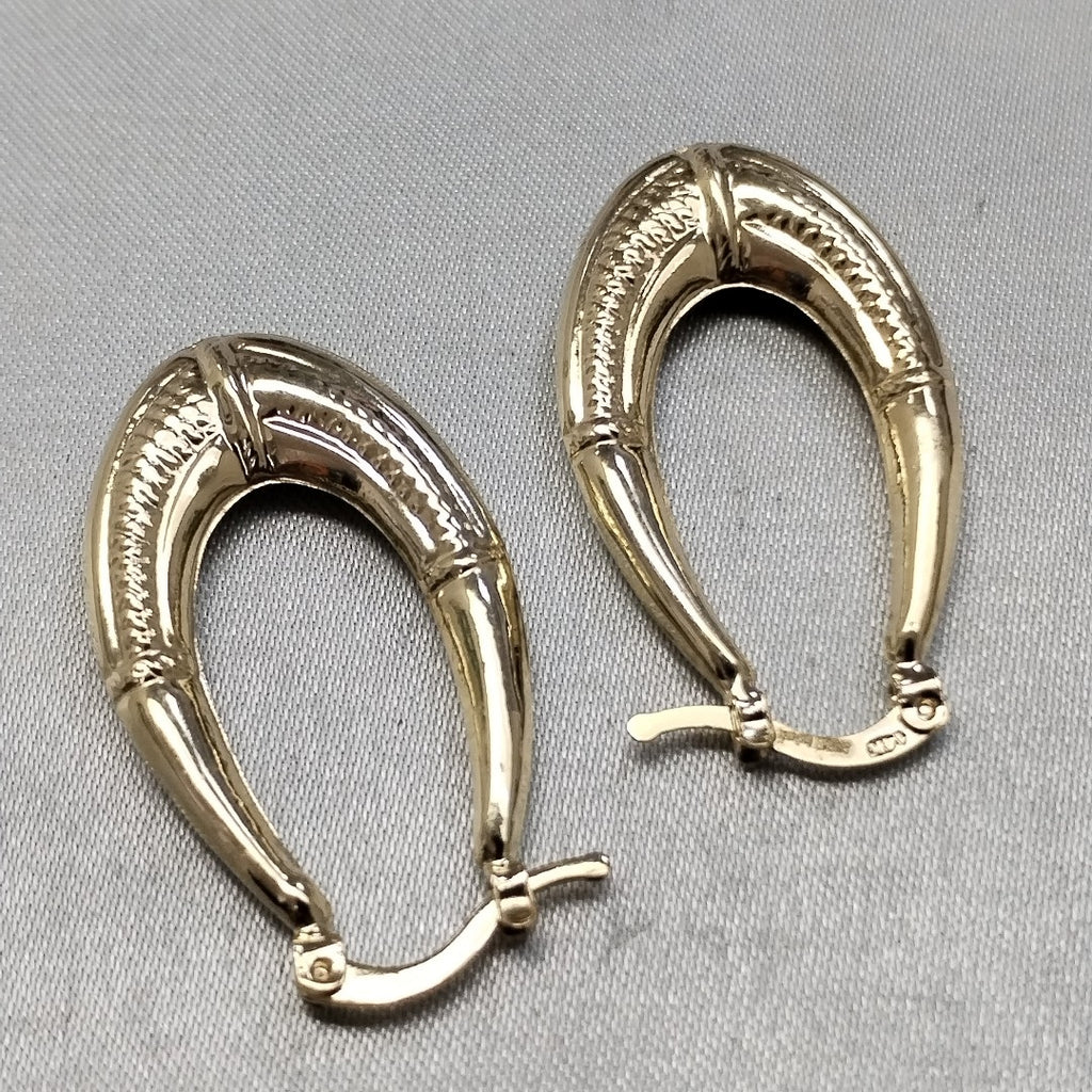 ARETES ARRACADAS ESTRIADAS 14K 2.5 GR (NUEVO)