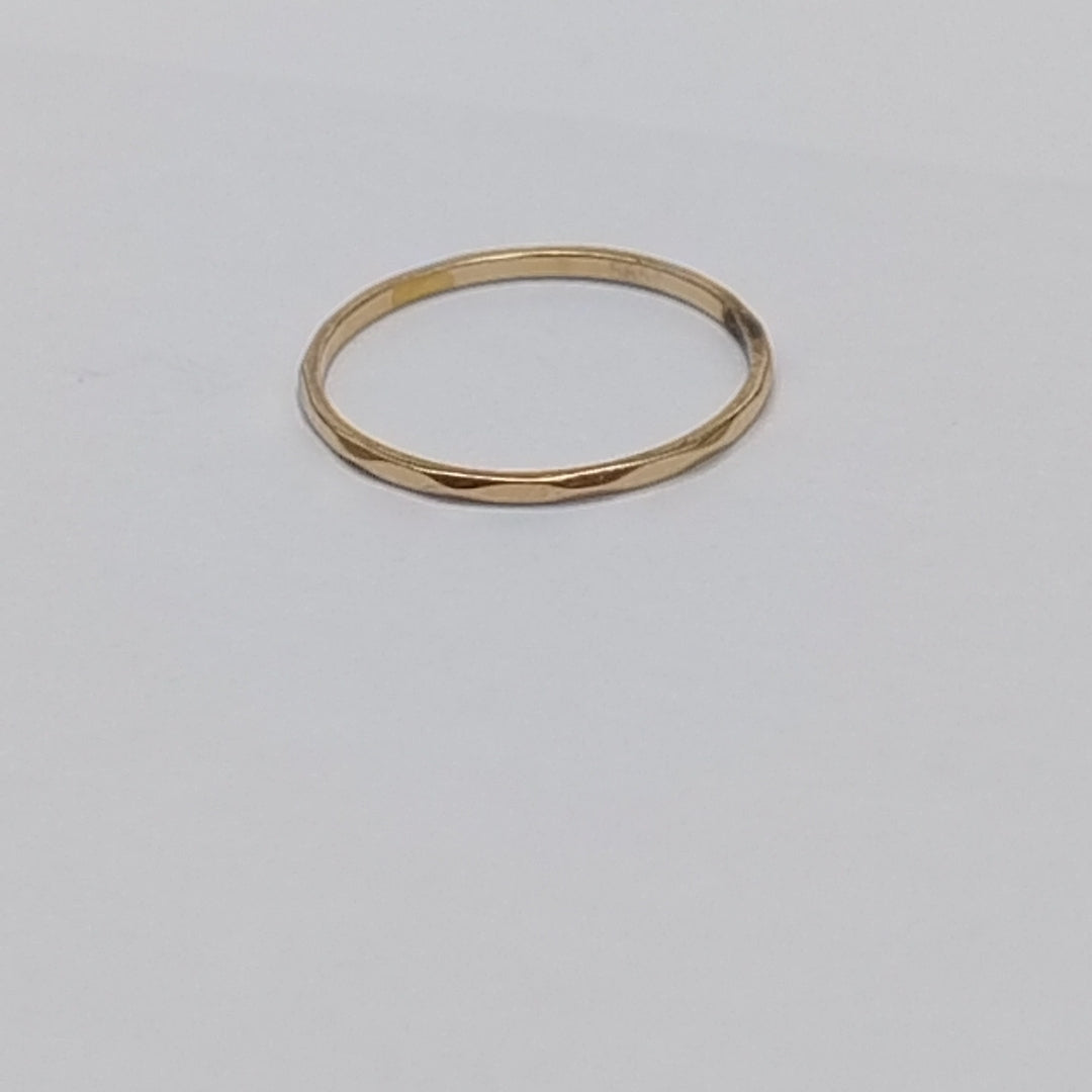 ARGOLLA ORO 10 K 0.6 GRMS (SEMINUEVO)