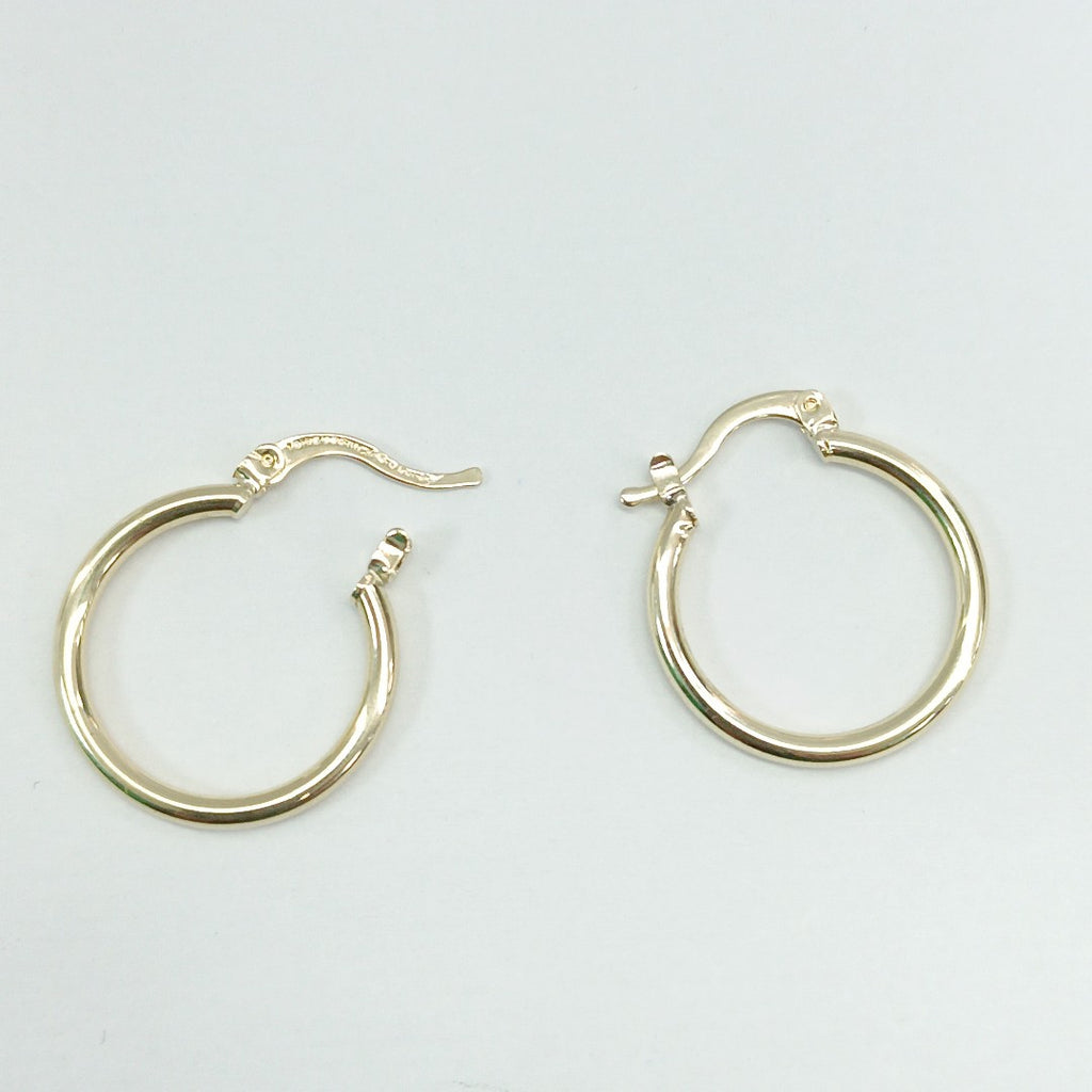 ARETES TEJIDO ARRACADAS LISAS 14K 1.1 GR (NUEVO)