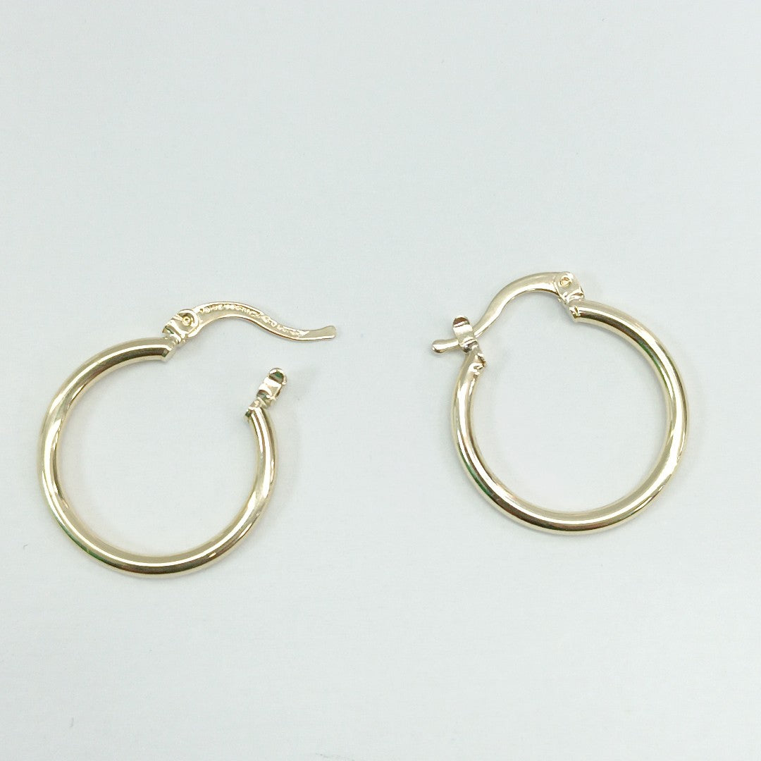ARETES TEJIDO ARRACADAS LISAS 14K 1.1 GR (NUEVO)