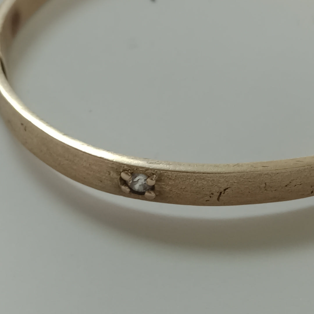 PULSERA RIGIDA ORO 10 K 22.5 GRMS (SEMINUEVO)