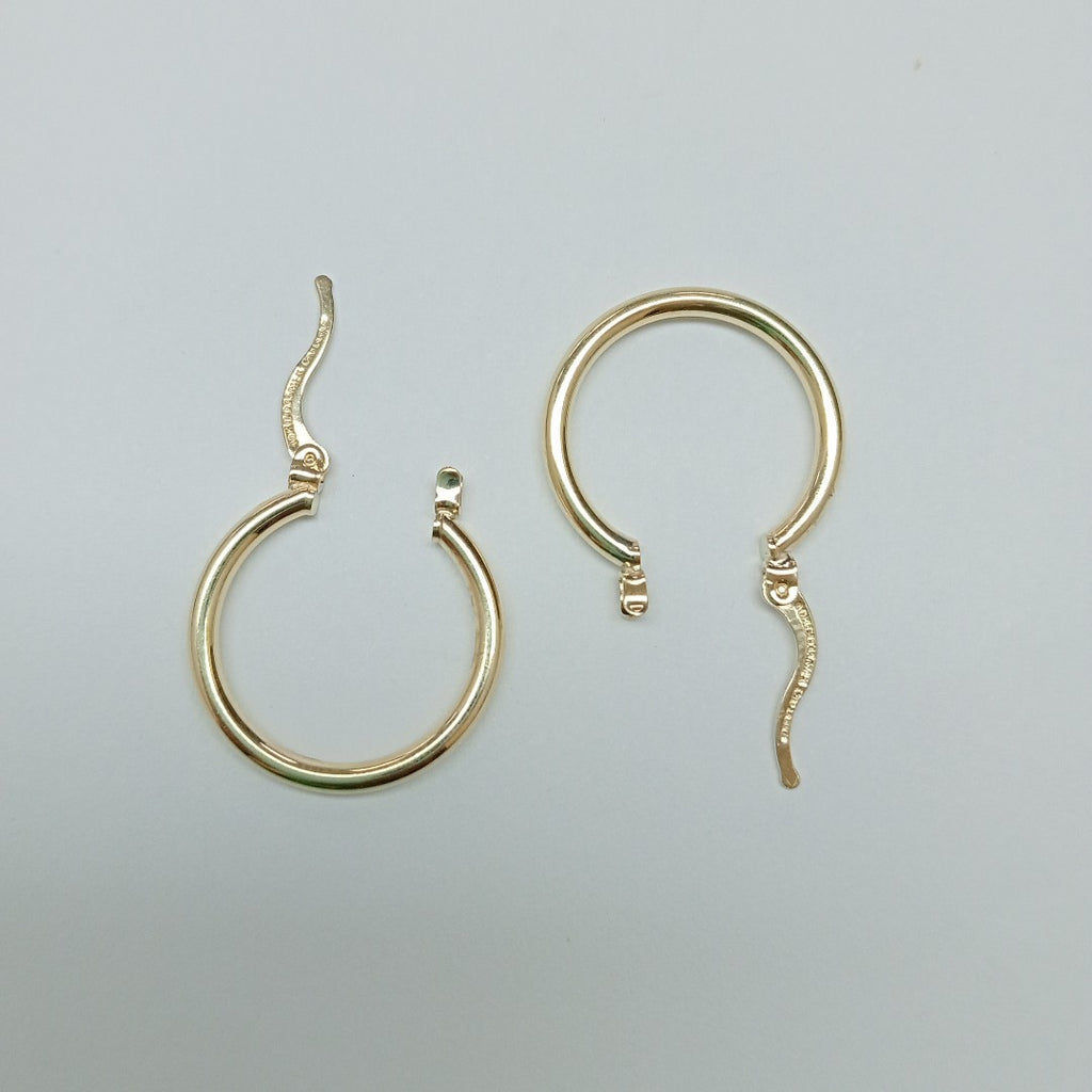 ARETES TEJIDO ARRACADAS LISAS 14K 1.2 GR (NUEVO)