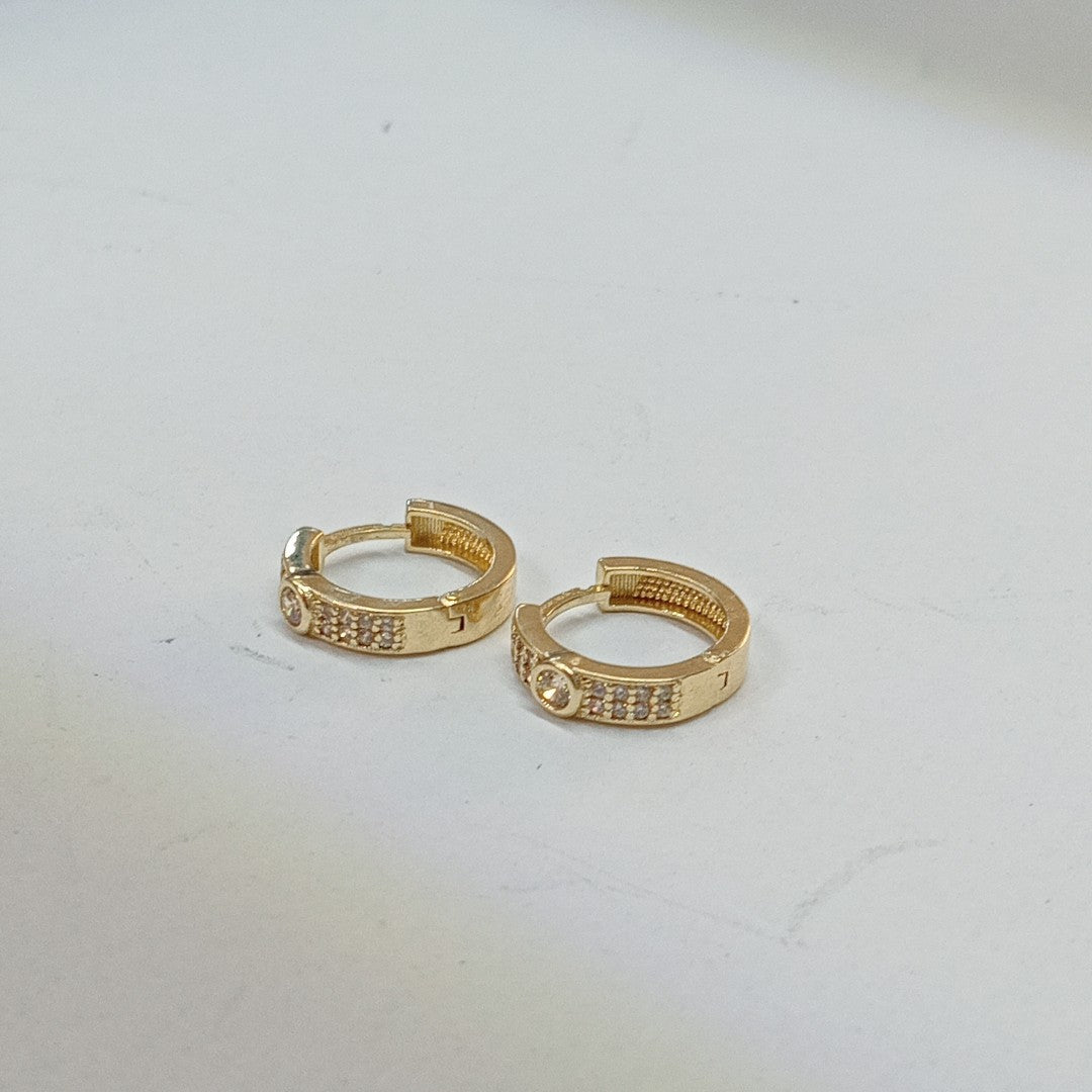 ARETES ARRACADAS C CIRCONIAS 10K 2.7 GR (NUEVO)