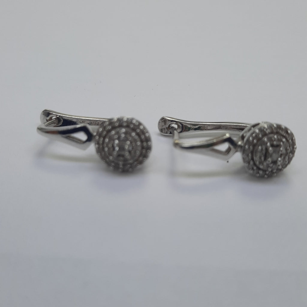 ARETES PAR ORO BLANCO 14 K 3.8 GRMS (SEMINUEVO)