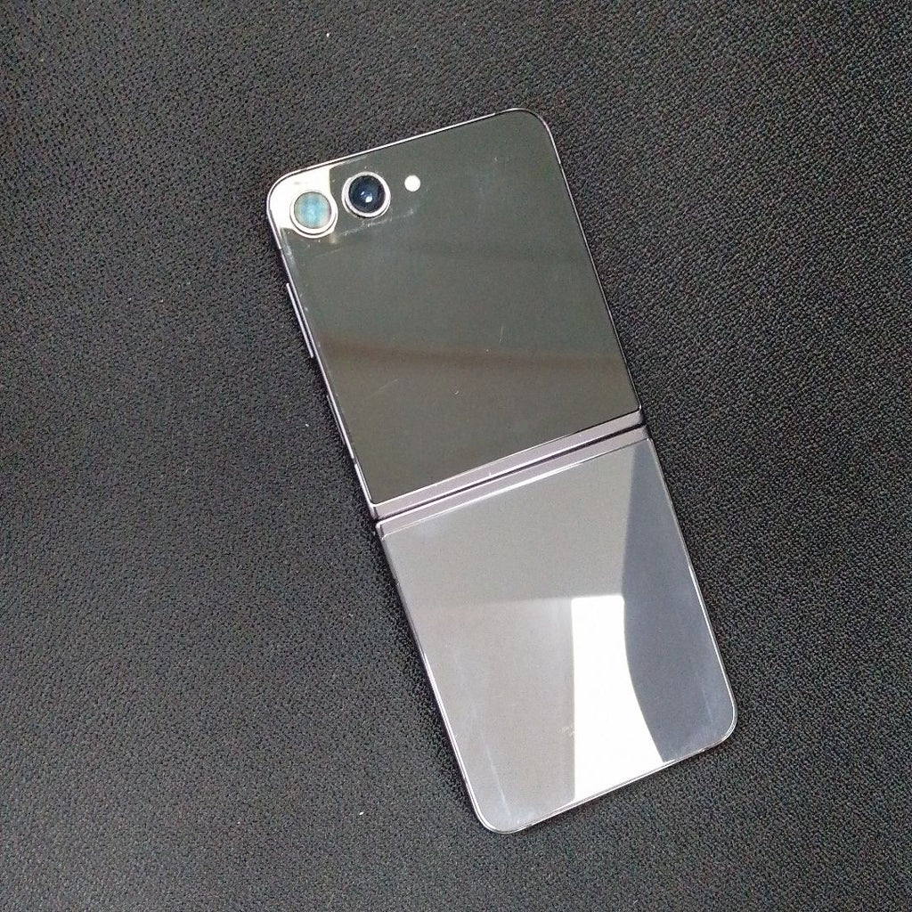 CELULAR SAMSUNG GALAXY Z FLIP 5 SM-F731B (2023) 256 GB 8 GB RAM (SEMINUEVO)