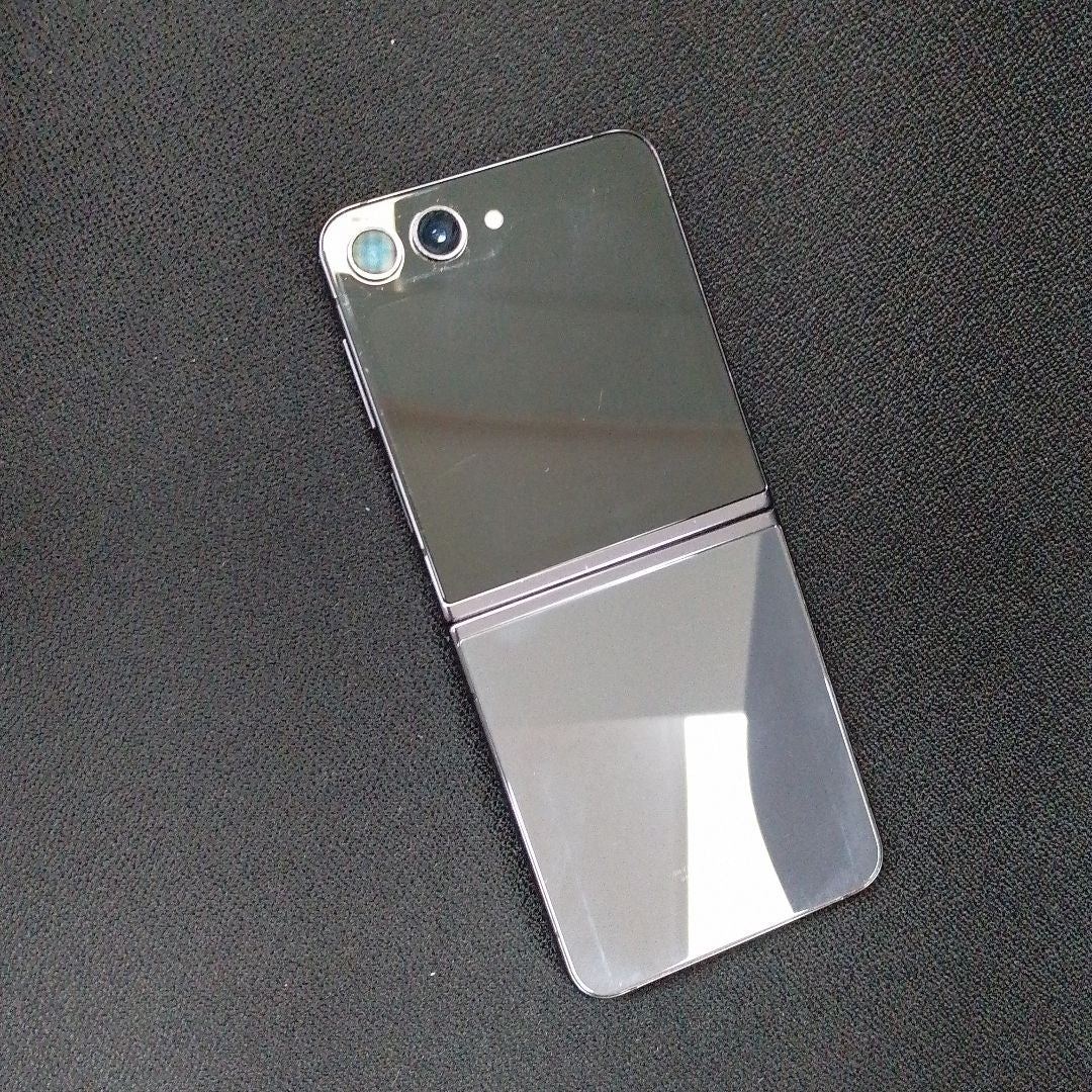 CELULAR SAMSUNG GALAXY Z FLIP 5 SM-F731B (2023) 256 GB 8 GB RAM (SEMINUEVO)