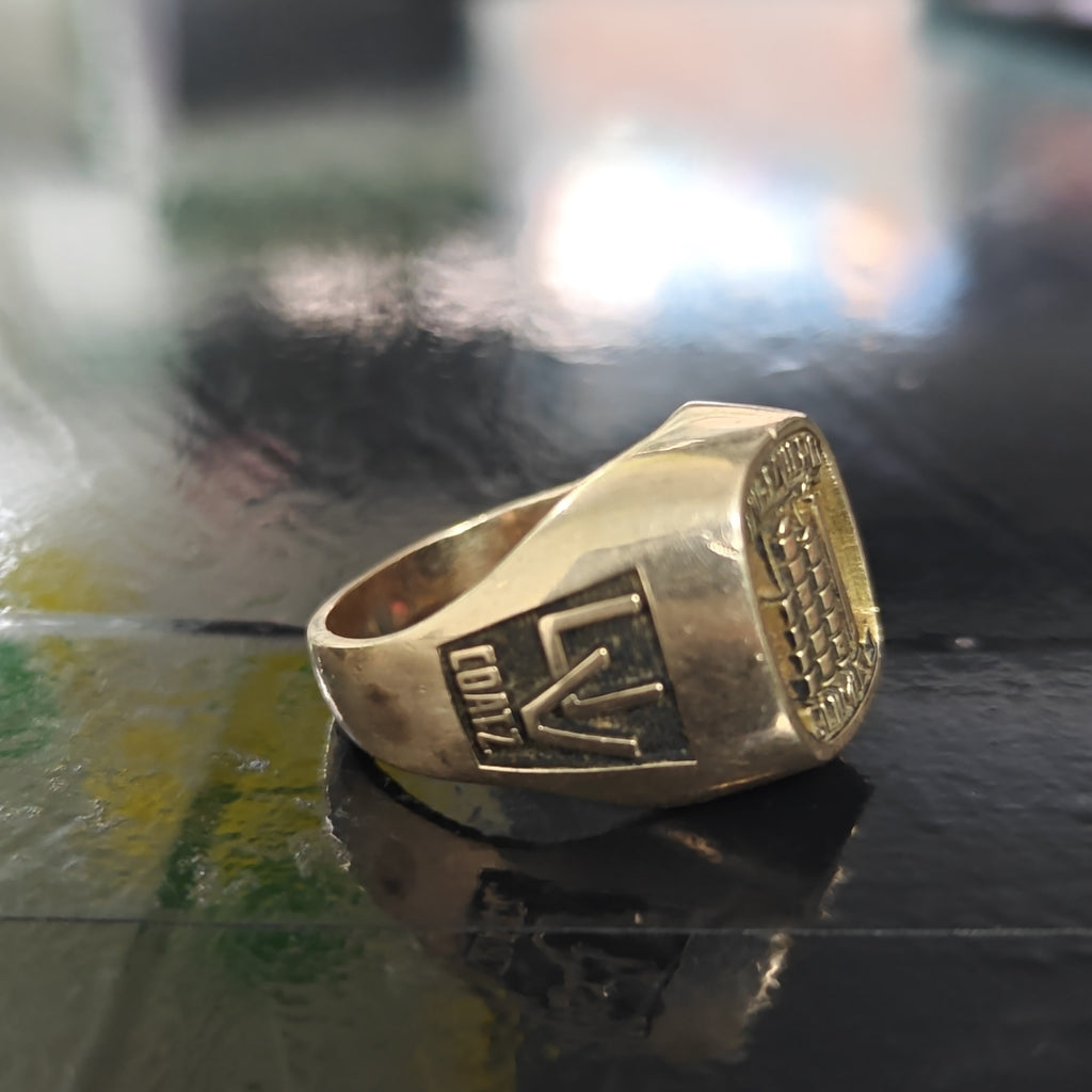 ANILLO DE GRADUACIÓN ORO 10 K 14.1 GRMS (SEMINUEVO)