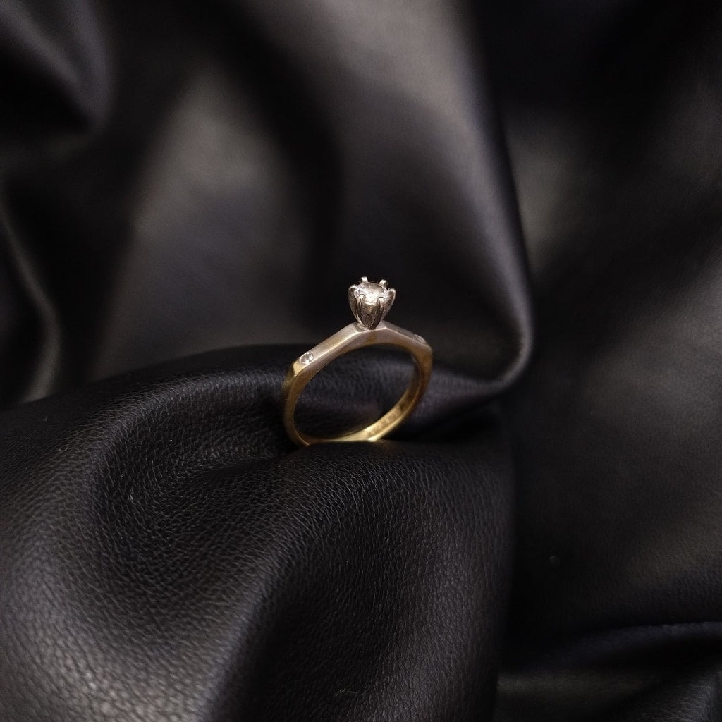 SOLITARIO ORO BLANCO 14 K 2.9 GRMS (SEMINUEVO)
