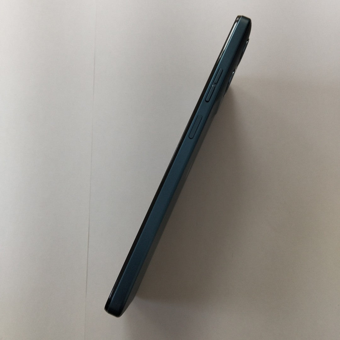 CELULAR MOTOROLA MOTO G06 XT2535-2 (2025) 256 GB 4 GB RAM (SEMINUEVO)
