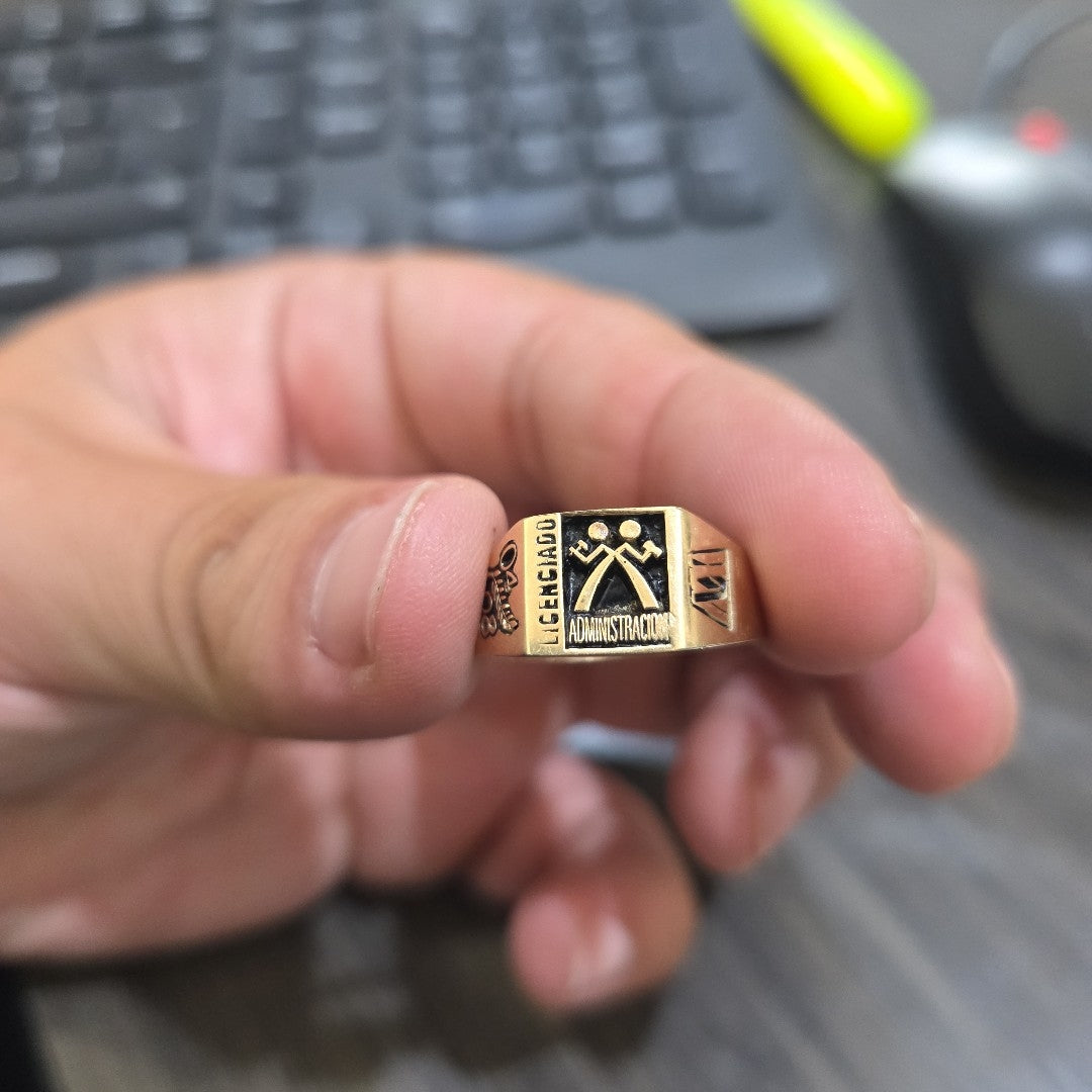ANILLO DE GRADUACIÓN ORO 14 K 4.6 GRMS (SEMINUEVO)