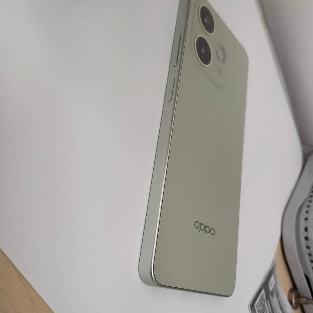 CELULAR OPPO A5 PRO CPH2711 (2025) 256 GB 8 GB RAM (SEMINUEVO)