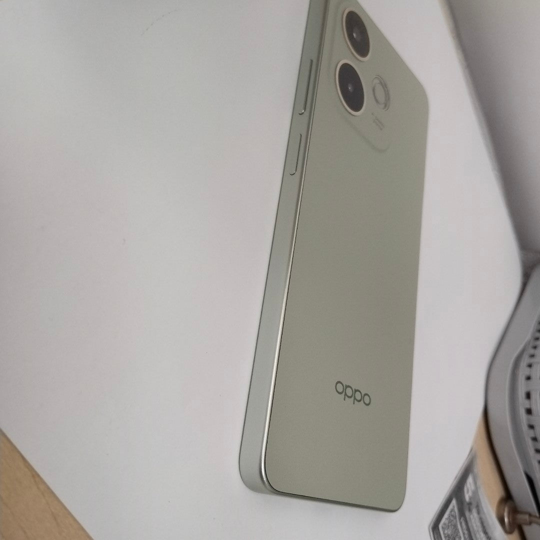 CELULAR OPPO A5 PRO CPH2711 (2025) 256 GB 8 GB RAM (SEMINUEVO)