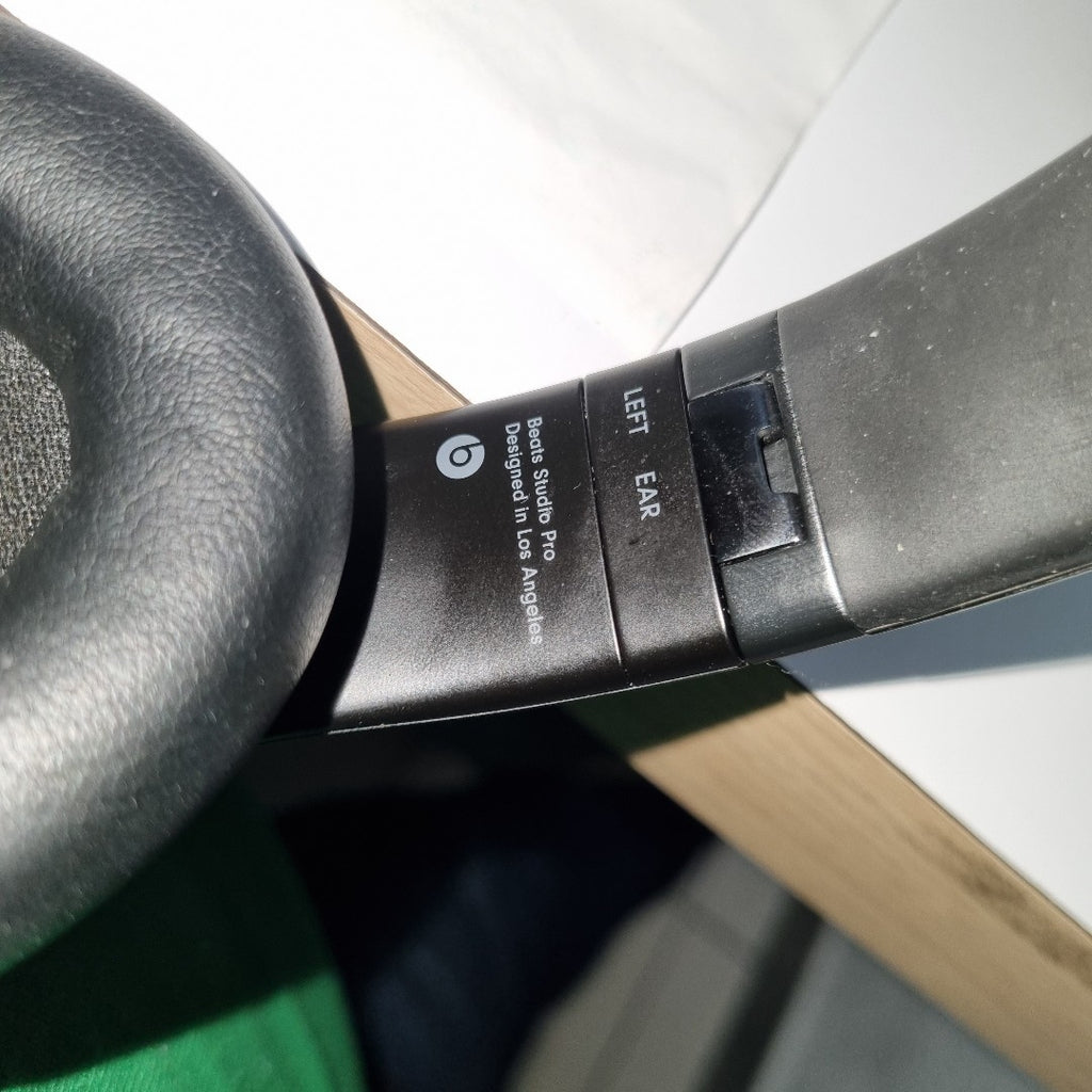 AUDIFONOS BEATS STUDIO PRO INALAMBRICO OVER EAR (SEMINUEVO)