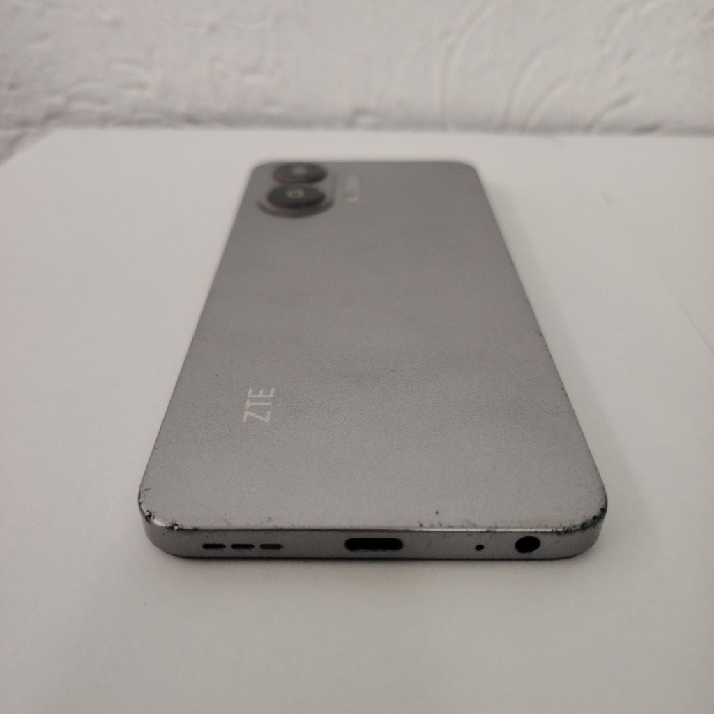 CELULAR ZTE BLADE A35E Z2466 (2024) 64 GB 2 GB RAM (SEMINUEVO)