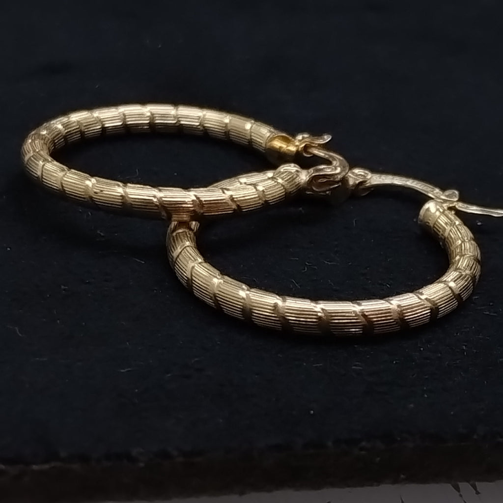 ARETES ARRACADAS LABRADAS 14K 3.3 GR (NUEVO)