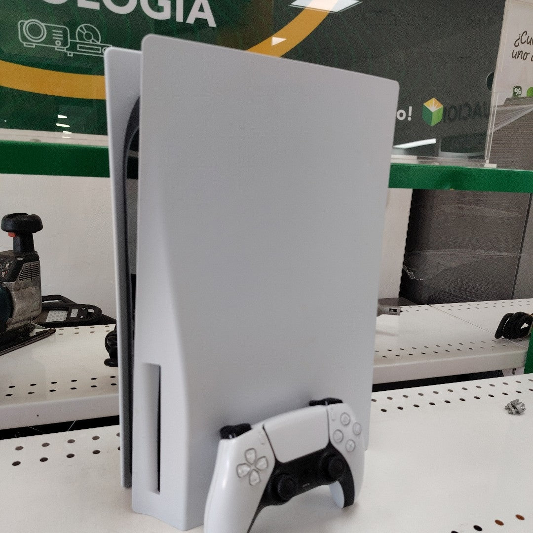 CONSOLA DE VIDEOJUEGO SONY PS5 825 SSD (SEMINUEVO)