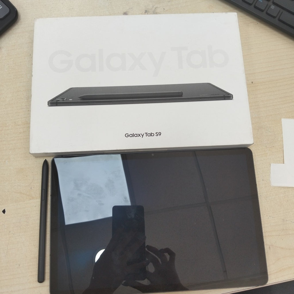 TABLETA SAMSUNG GALAXY TAB S9 SM-X710 (2023) 256 GB 12 GB RAM (SEMINUEVO)