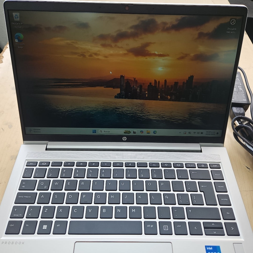 LAPTOP HP PROBOOK 440 G10 (2024) 512 GB SSD 16 GB RAM (SEMINUEVO)