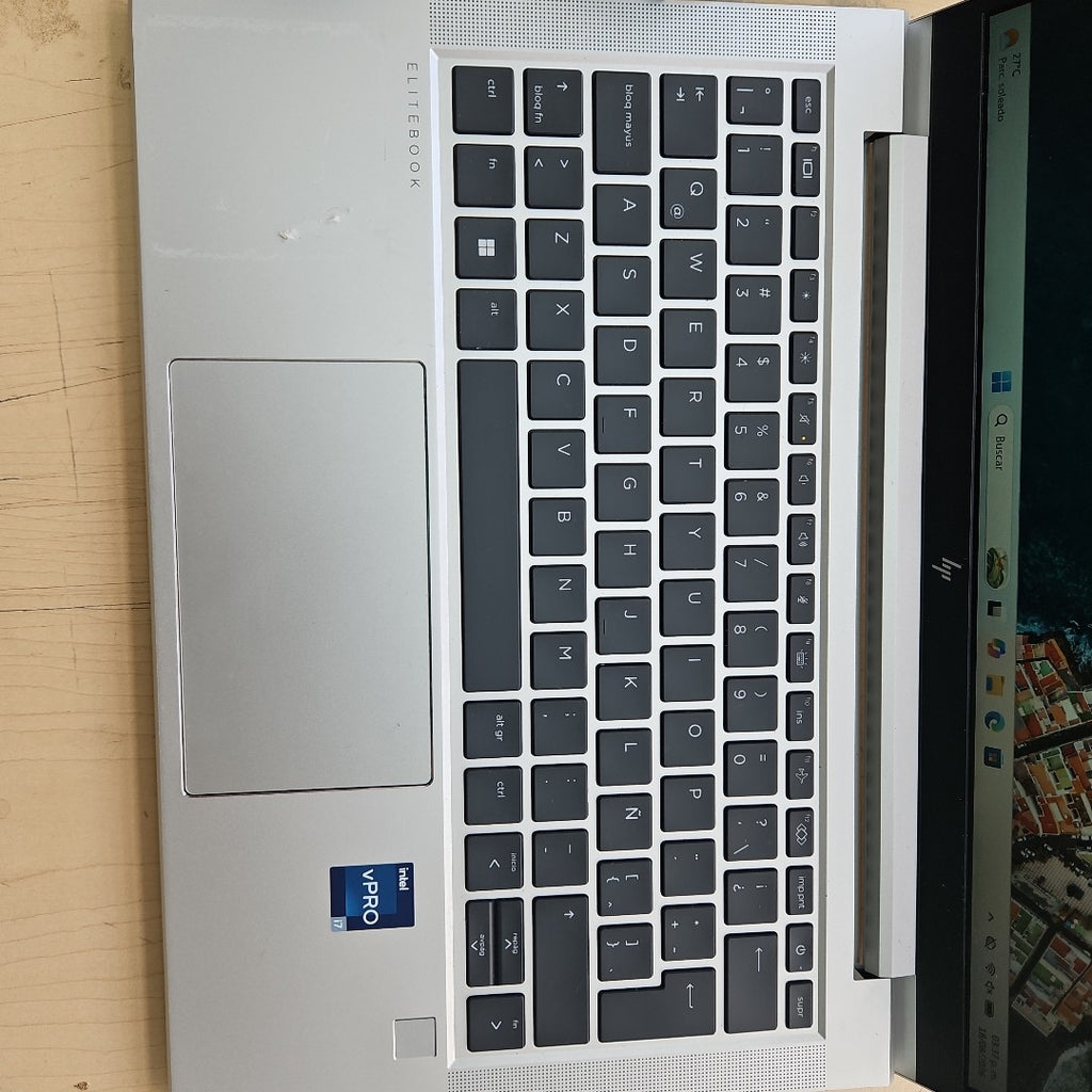LAPTOP HP ELITEBOOK 630 G10 (2024) 512 GB SSD 32 GB RAM (SEMINUEVO)