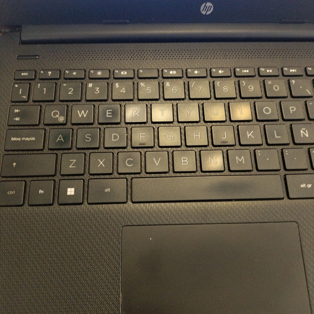 LAPTOP HP 14-DQ0501LA (2023) 256 GB SSD 4 GB RAM (SEMINUEVO)