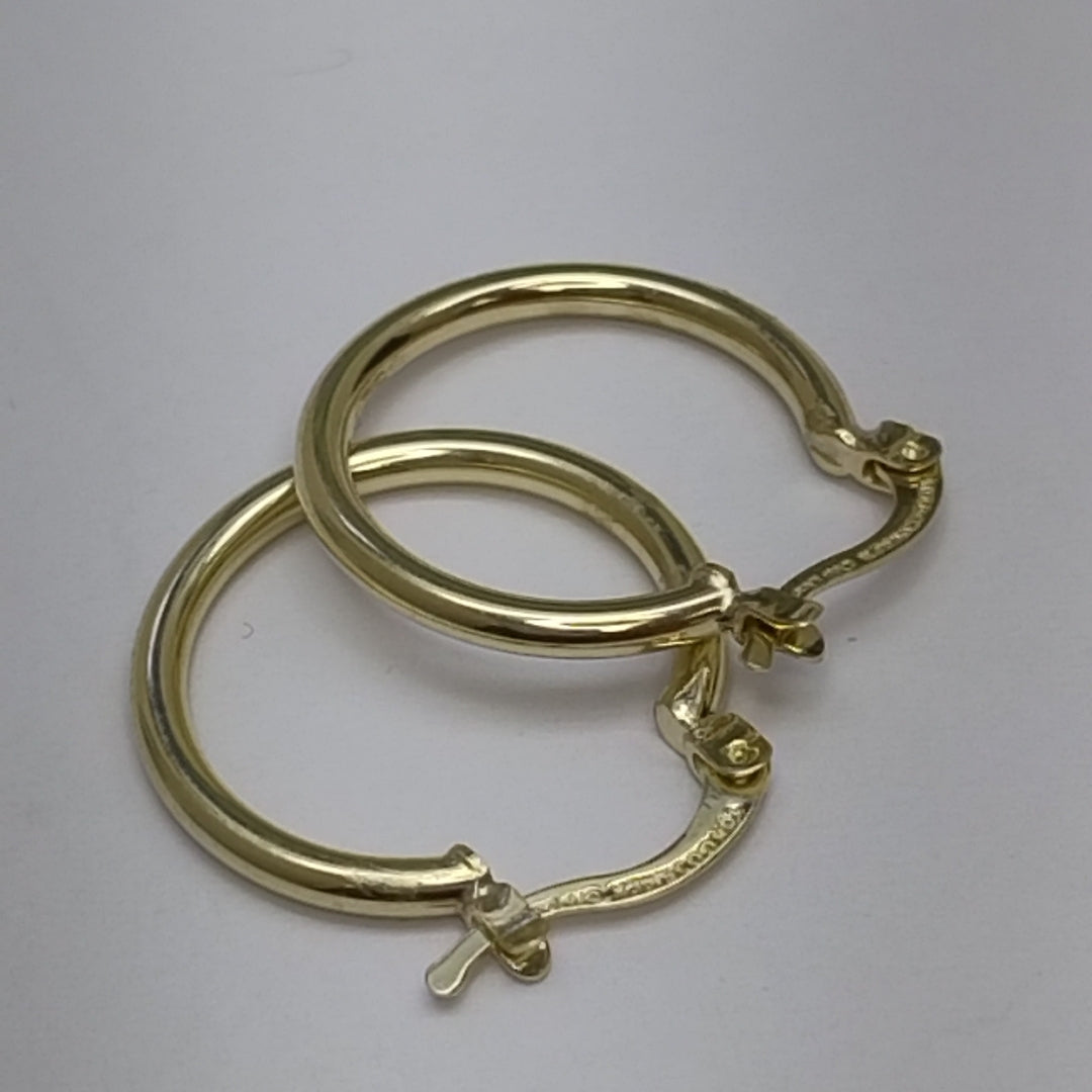 ARETES TEJIDO ARRACADAS LISAS 14K 1.2 GR (NUEVO)