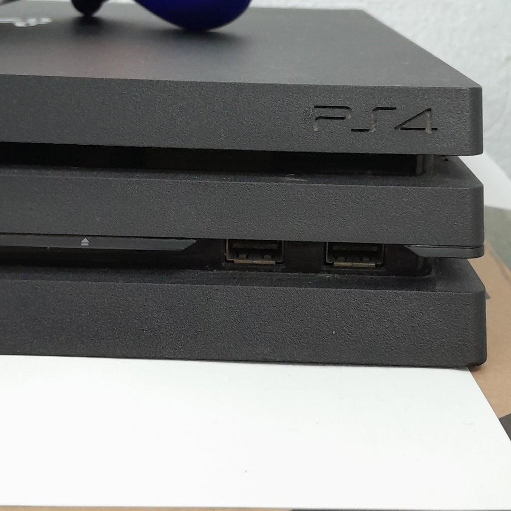 CONSOLA DE VIDEOJUEGO SONY PS4 1 TB (SEMINUEVO)