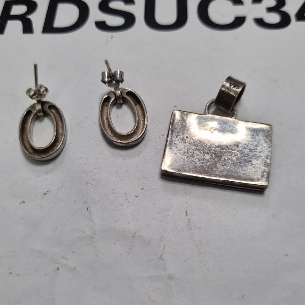 ARETES PAR, DIJE PLATA 10.5 GRMS (SEMINUEVO)