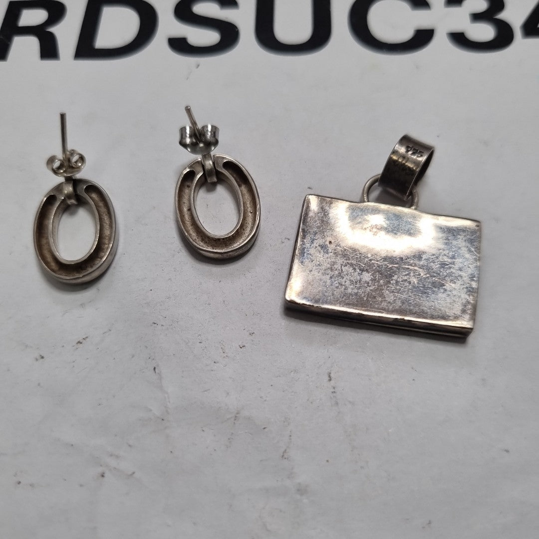 ARETES PAR, DIJE PLATA 10.5 GRMS (SEMINUEVO)