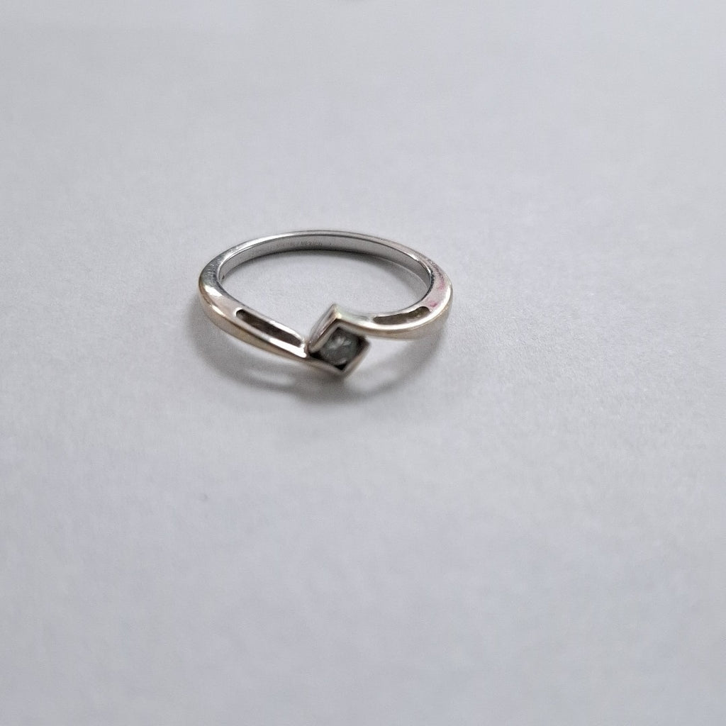 ANILLITO ORO, ORO BLANCO 14 K 2.2 GRMS (SEMINUEVO)