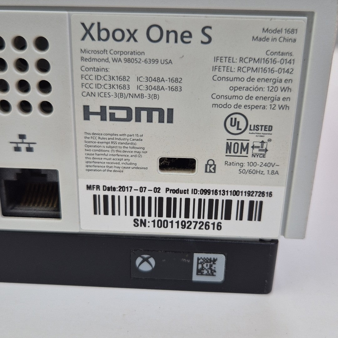 CONSOLA DE VIDEOJUEGO MICROSOFT XBOX ONE S 1 TB (SEMINUEVO)