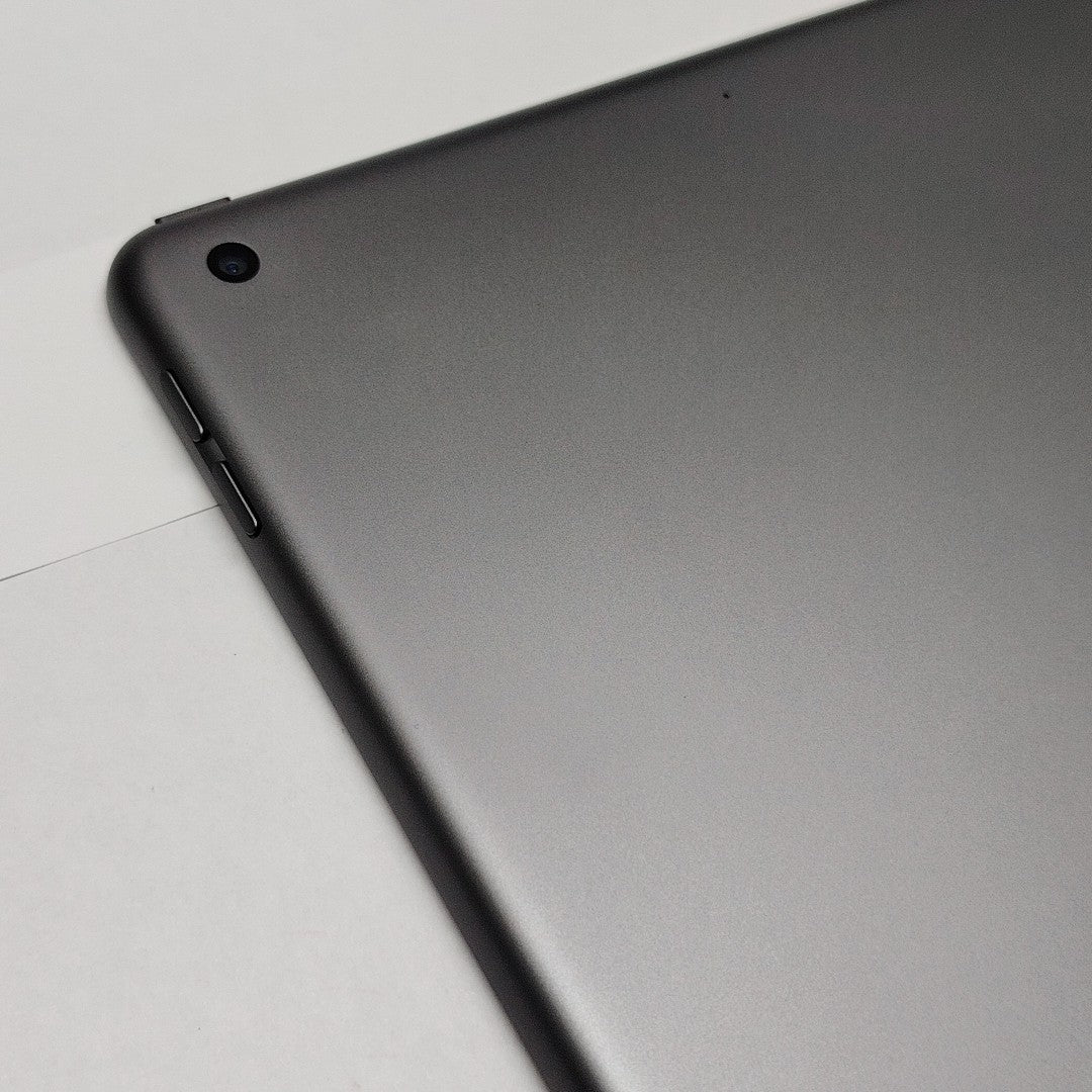 TABLETA APPLE IPAD 9 A2602 64 GB 3 GB RAM (SEMINUEVO)