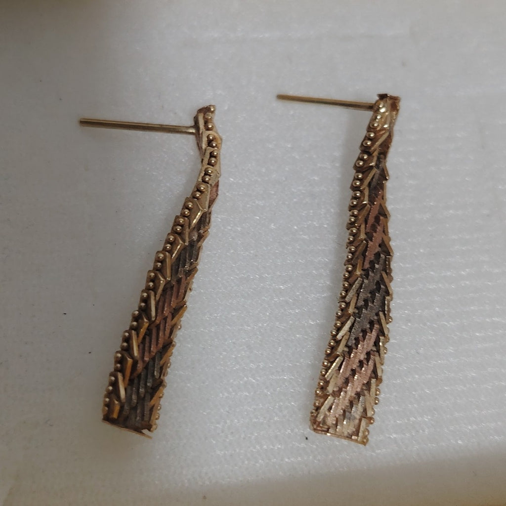ARETES PAR ORO COMBINADO 14 K 3.8 GRMS (SEMINUEVO)