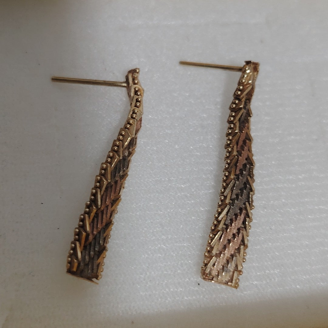 ARETES PAR ORO COMBINADO 14 K 3.8 GRMS (SEMINUEVO)