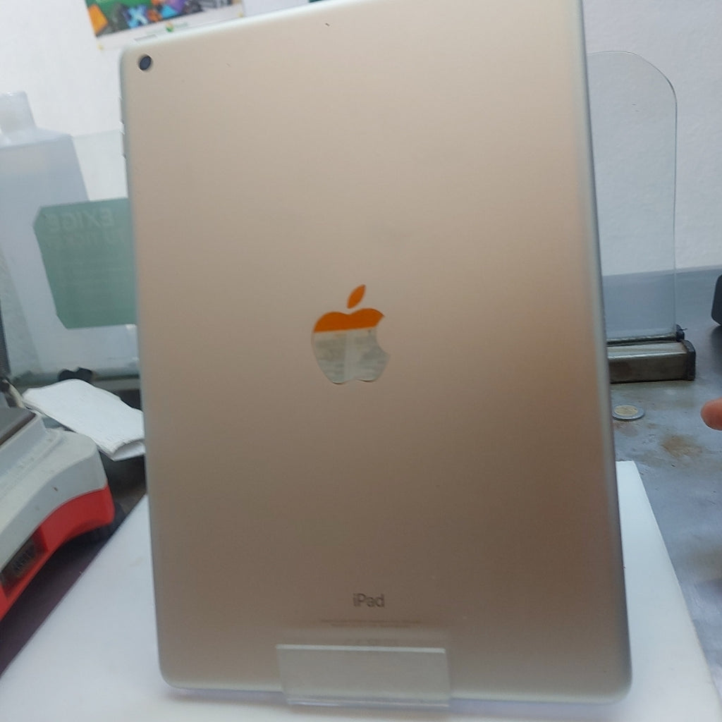 TABLETA APPLE IPAD 9 A2602 64 GB 3 GB RAM (SEMINUEVO)