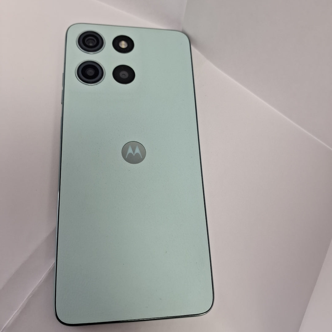 CELULAR MOTOROLA MOTO G15 XT2521-2 (2025) 512 GB 4 GB RAM (SEMINUEVO)